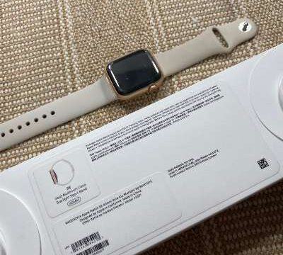 Apple Watch SE Gen 1 40mm Starlight Sport Band